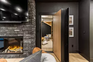 N66W21277 Sagebrush Dr, Menomonee Falls, WI 53051 - Photo 31