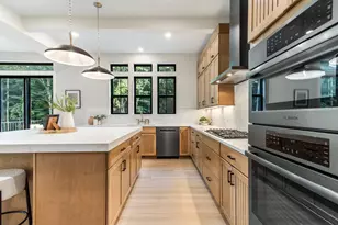 N66W21277 Sagebrush Dr, Menomonee Falls, WI 53051 - Photo 5