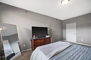 6995 S Riverwood Blvd, Franklin, WI 53132 - Photo 17