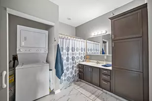 6995 S Riverwood Blvd, Franklin, WI 53132 - Photo 23