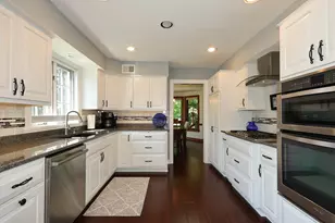 7431 Carter Cir, Franklin, WI 53132 - Photo 3