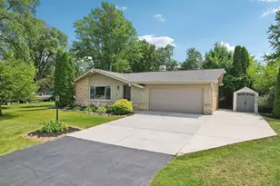 4123 W Mary Ann Dr, Franklin, WI 53132 - Photo 31