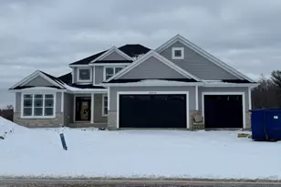 W207N5766 Muirfield Dr, Menomonee Falls, WI 53051 - Photo 21