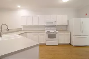 6826 S 34th St, Franklin, WI 53132 - Photo 9