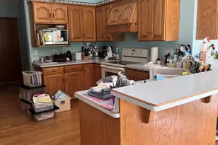 6764 S Yale Dr, Franklin, WI 53132 - Photo 9