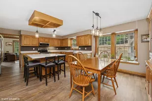 7967 S 67th St, Franklin, WI 53132 - Photo 5