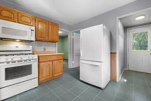 8020 Ridgeway Dr, Burlington, WI 53105 - Photo 11