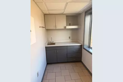 N82W15340  Appleton Ave #Upper, Menomonee Falls, WI 53051 - Photo 19