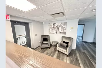 N82W15340  Appleton Ave #Upper, Menomonee Falls, WI 53051 - Photo 5