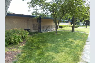 601 N 8th St, Manitowoc, WI 54220 - Photo 3