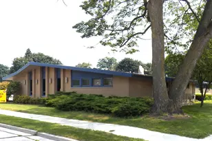 601 N 8th St, Manitowoc, WI 54220 - Photo 1