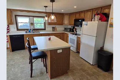 193  Martin St, Sharon, WI 53585 - Photo 5