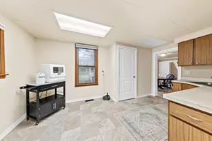 122 Mill St, Oshkosh, WI 54901 - Photo 11