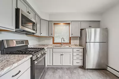 9707 W Metcalf Pl #9711, Milwaukee, WI 53222 - Photo 5