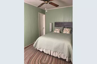 956  Circle Dr, Manitowoc, WI 54220 - Photo 13