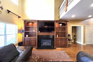 663 Greenview Cir, Geneva, WI 53147 - Photo 5