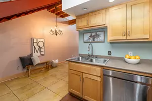 904 E Pearson St, Milwaukee, WI 53202 - Photo 5