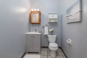 904 E Pearson St, Milwaukee, WI 53202 - Photo 7