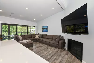 31  Abbey Villa Cir #D, Fontana, WI 53125 - Photo 13