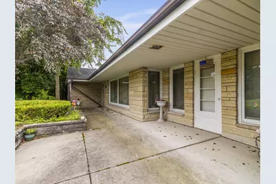 N69W15889  Eileen Ave, Menomonee Falls, WI 53051 - Photo 3