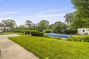 N69W15889 Eileen Ave, Menomonee Falls, WI 53051 - Photo 5