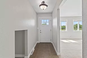 N20W28282 Oakton Rd, Delafield, WI 53072 - Photo 17