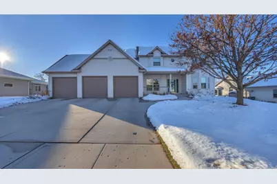 142  Maple Dr, Plymouth, WI 53073 - Photo 3