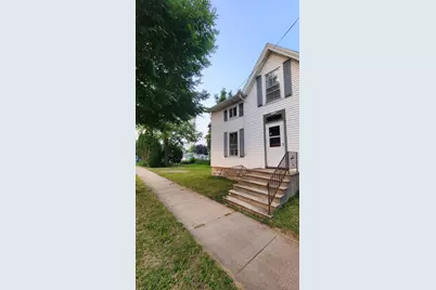 356 W 11th Ave, Oshkosh, WI 54902 - Photo 9