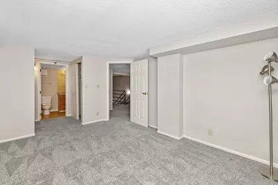 270 E Highland Ave #1023, Milwaukee, WI 53202 - Photo 9