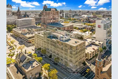 270 E Highland Ave #1023, Milwaukee, WI 53202 - Photo 27