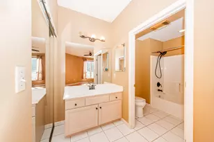 14128 W Waterford Square Dr, New Berlin, WI 53151 - Photo 27
