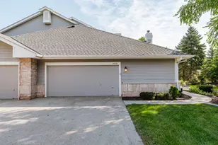 14128 W Waterford Square Dr, New Berlin, WI 53151 - Photo 43