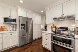 353 Westfield Way, Pewaukee, WI 53072 - Photo 5