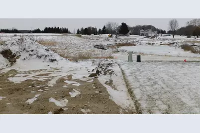 1012  Candleberry Ln, Grafton, WI 53024 - Photo 7