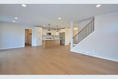 N53W19798  Kingair Dr, Menomonee Falls, WI 53051 - Photo 11