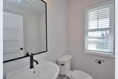 N53W19798  Kingair Dr, Menomonee Falls, WI 53051 - Photo 27