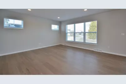 N53W19798  Kingair Dr, Menomonee Falls, WI 53051 - Photo 29