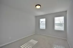 N53W19798 Kingair Dr, Menomonee Falls, WI 53051 - Photo 7