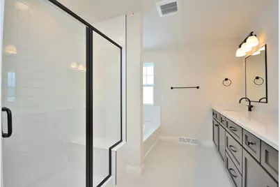 8191  Skylark Ct, Mequon, WI 53097 - Photo 25