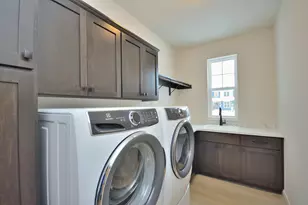 8191 Skylark Ct, Mequon, WI 53097 - Photo 11