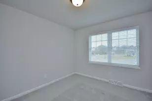 5998 Lillie Cir, Racine, WI 53402 - Photo 7