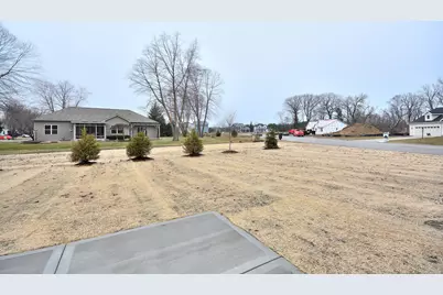 5998  Lillie Cir, Racine, WI 53402 - Photo 33