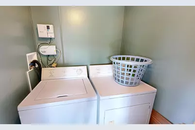 E2817 S Creek Rd, Genoa, WI 54624 - Photo 23