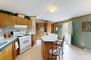 E2817 S Creek Rd, Genoa, WI 54624 - Photo 5