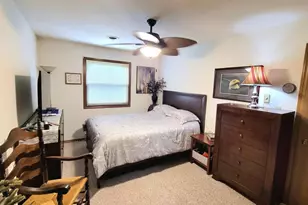 1021 Prairie Dr, Racine, WI 53406 - Photo 9