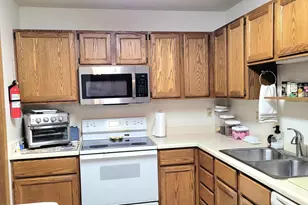 1021 Prairie Dr, Racine, WI 53406 - Photo 7