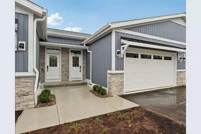 405  Falcon Ridge Dr #13, Burlington, WI 53105 - Photo 1