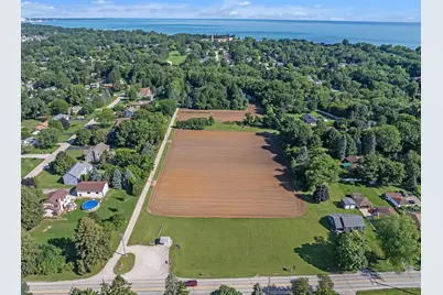 332  4 Mile Rd, Racine, WI 53402 - Photo 1