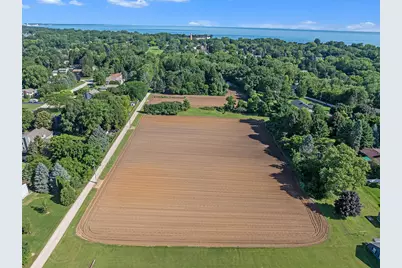 332  4 Mile Rd, Racine, WI 53402 - Photo 3