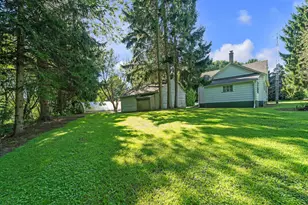 332 4 Mile Rd, Racine, WI 53402 - Photo 17